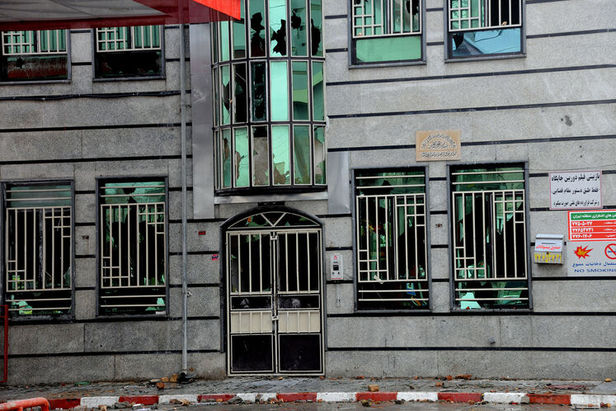 نخستین تصاویر رسمی از خسارت‌های وارده به جایگاه‌های بنزین اطراف تهران