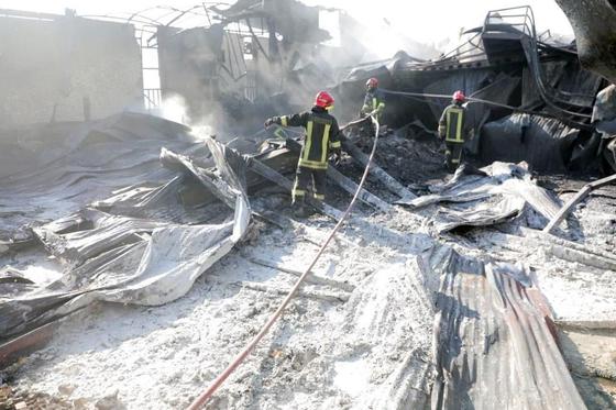 جست و جو و آوار برداری در انفجار کارخانه شهرک صنعتی کلات به اتمام رسید +عکس