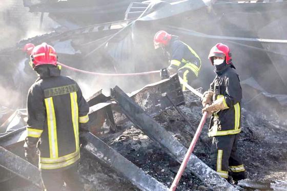 جست و جو و آوار برداری در انفجار کارخانه شهرک صنعتی کلات به اتمام رسید +عکس